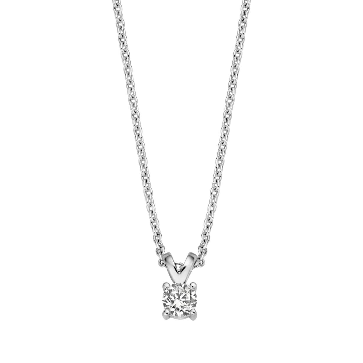 Moments Jewelry  zijn sieraden waar jouw sieradenkist niet zonder kan. De zilveren sieraden zijn gerhodineerd, of verguld in het rosé of geel goud. Wanneer gezet met stenen, is gebruik gemaakt van briljant geslepen zirconia's.