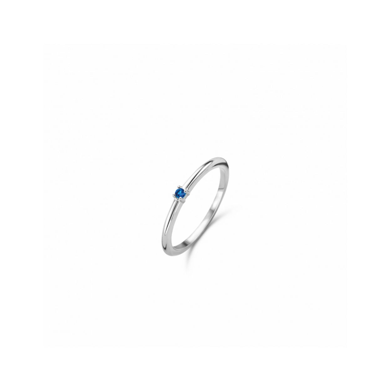Ti Sento sieraden zijn uitsluitend gemaakt van het fijnste zilver en staan voor luxe, fashionable sieraden met een toegankelijke prijs. Twee keer per jaar wordt de collectie ververst en zo wordt altijd voldaan aan de laatste Italiaanse modetrends. 'Mix and Match' door ringen, oorbellen, armbanden en colliers te combineren.