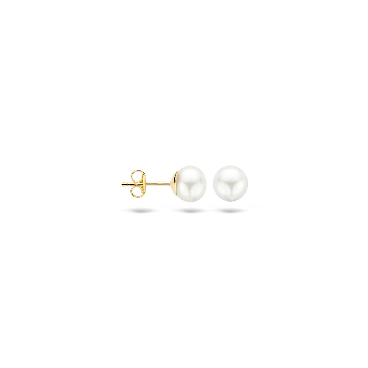 Deze klassieke ronde pareloorbellen zijn gemaakt van 14k geelgoud en hebben een doorsnede van 6 mm. Voor een tijdloze uitstraling zijn ze goed te combineren met andere (parel)sieraden uit onze collectie.
