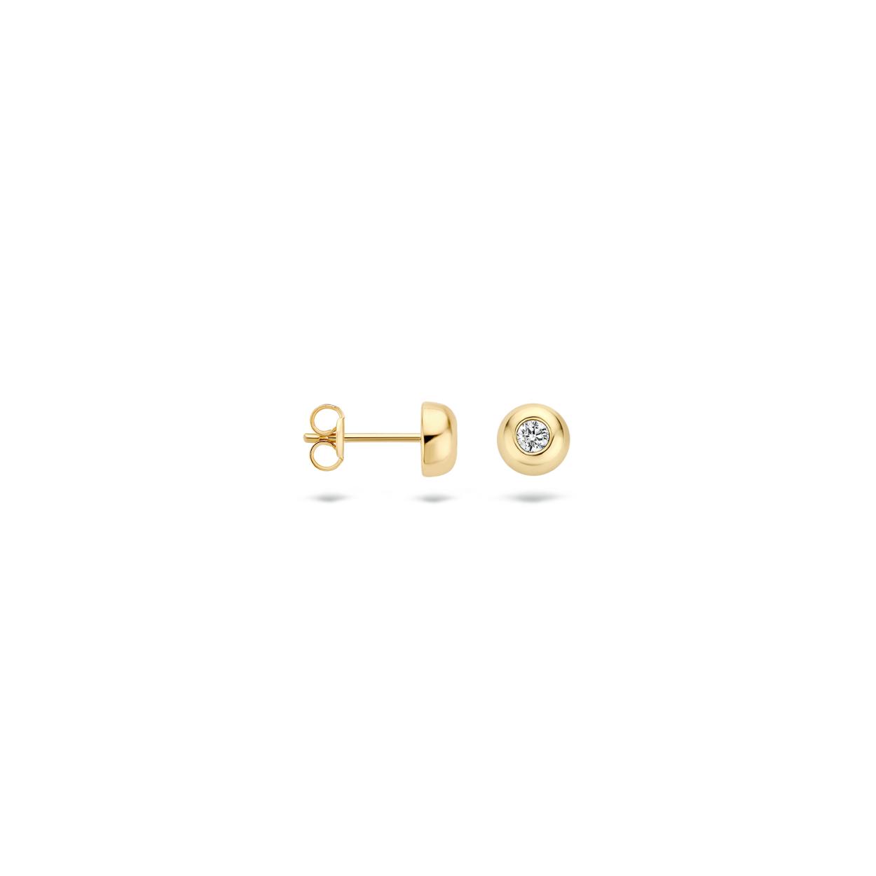The chance to Blush 
Blush Jewels worden met zorg, liefde en oog voor detail gemaakt van 14 karaat goud. 
Perfect basics
Even tijdloos als trendy zijn deze roségouden Blush oorstekers { 7207YZI }. De gladomzetting die de witte Zirkonia omsluit is gemaakt van 14 karaats geelgoud. Deze oorbellen van Blush draag je bij elke gelegenheid en zijn eindeloos te combineren.  Draag je graag meerdere oorsieraden gelijktijdig dan zijn deze geelgouden Blush oorknopjes met een doorsnede van 6 milimeter perfect basics die moeiteloos matchen bij je andere favoriete Blush oorbellen. 
Blush Jewels worden geleverd in een Blush cadeauverpakking.	
From the heart