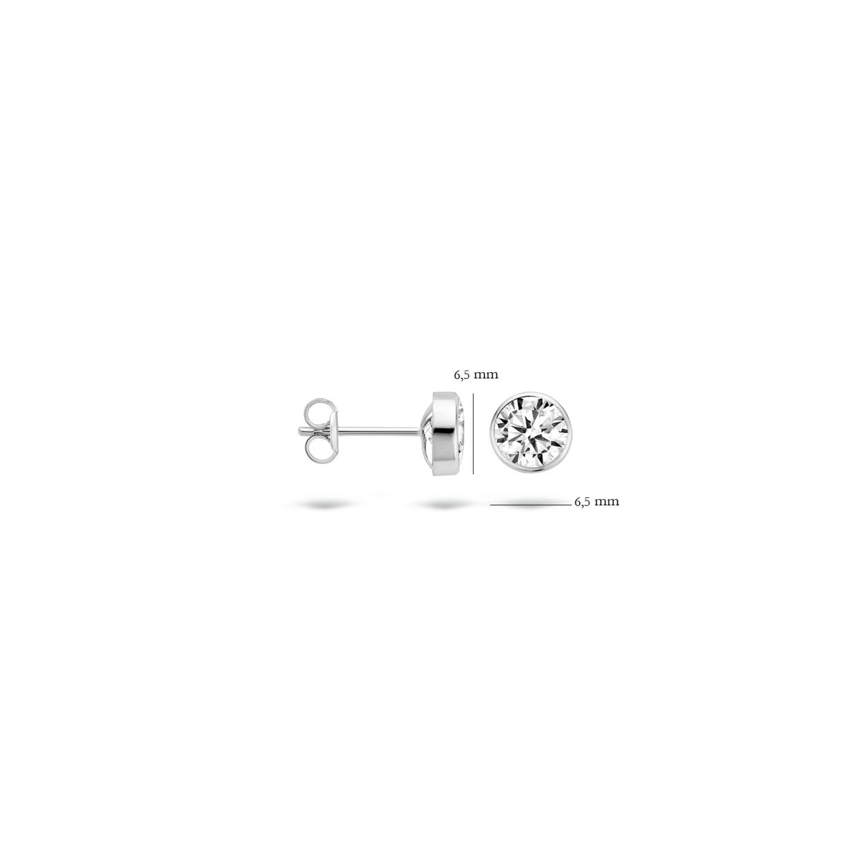 The chance to Blush 
Blush Jewels worden met zorg, liefde en oog voor detail gemaakt van 14 karaat goud. 
Perfect basics� Even tijdloos als trendy zijn deze ros�gouden Blush oorstekers { 7208WZI }. De gladomzetting die de witte Zirkonia omsluit is gemaakt van 14 karaats witgoud. Deze oorbellen van Blush draag je bij elke gelegenheid en zijn eindeloos te combineren. 
Blush Jewels worden geleverd in een Blush cadeauverpakking.	
From the heart