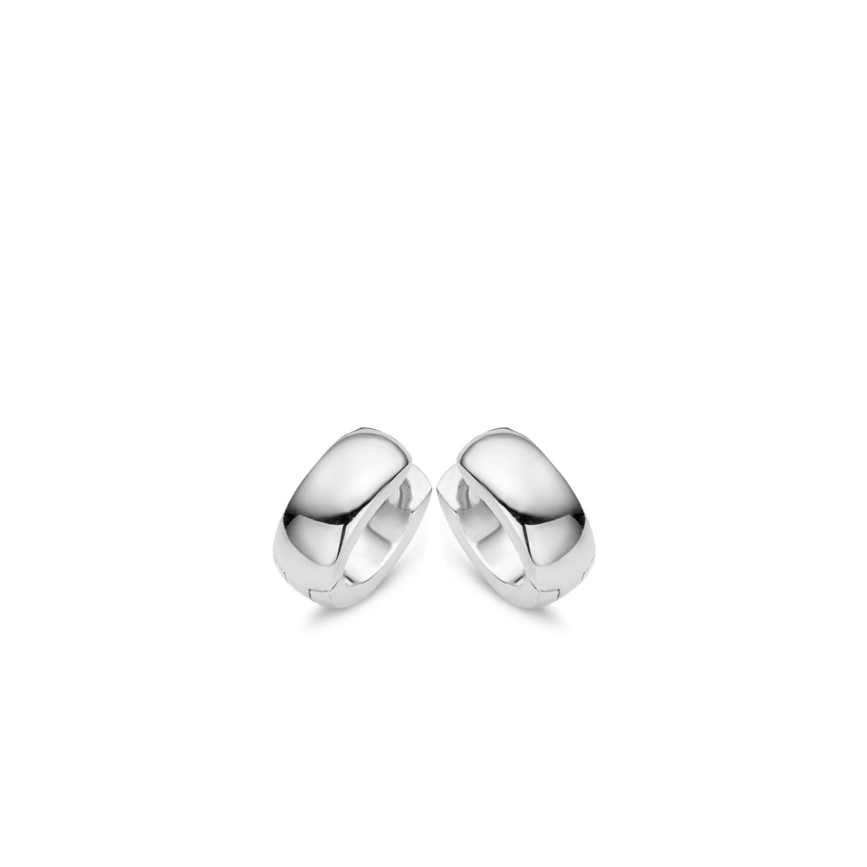 Moments Jewelry  zijn sieraden waar jouw sieradenkist niet zonder kan. De zilveren sieraden zijn gerhodineerd, of verguld in het ros� of geel goud. Wanneer gezet met stenen, is gebruik gemaakt van briljant geslepen zirconia's.