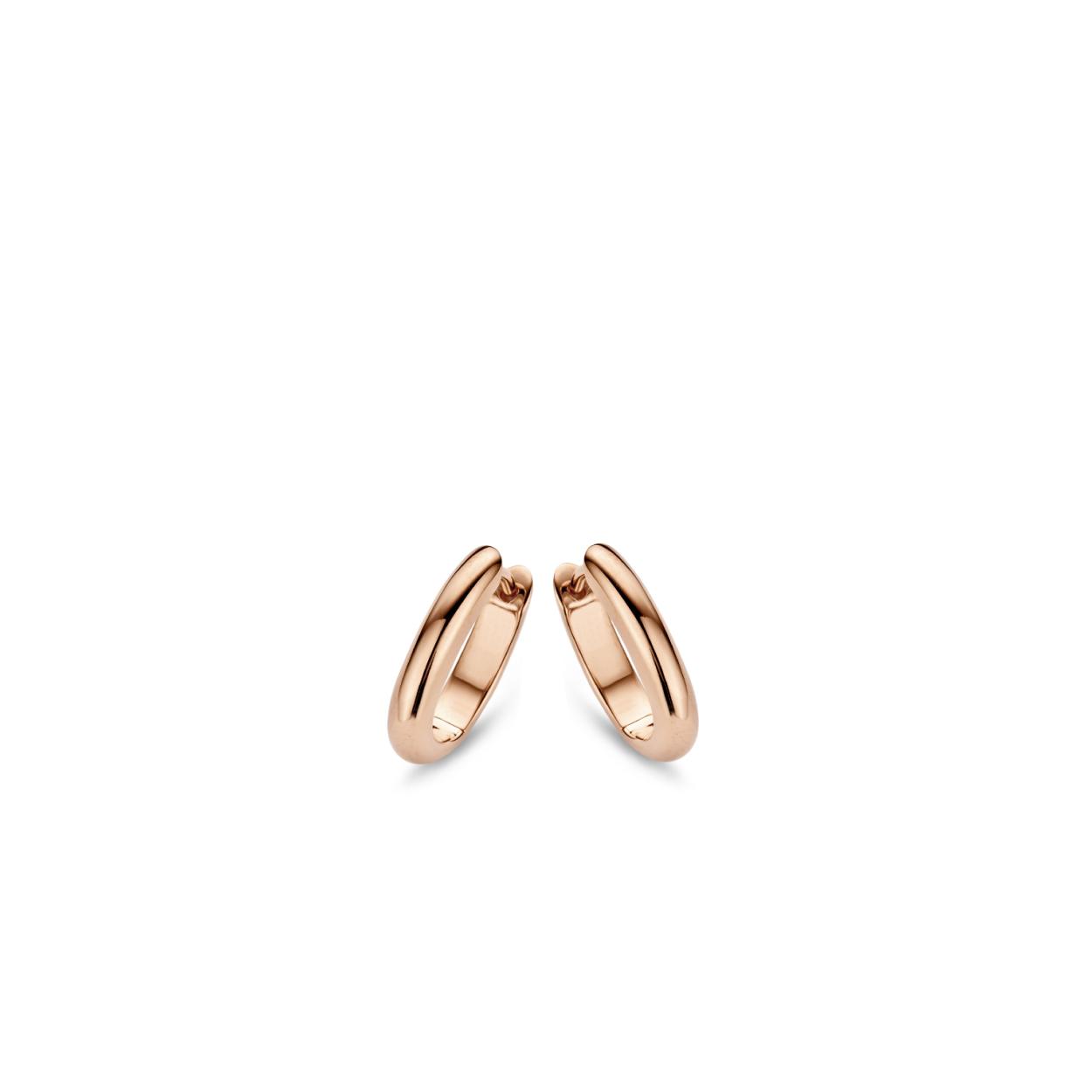 Moments Jewelry  zijn sieraden waar jouw sieradenkist niet zonder kan. De zilveren sieraden zijn gerhodineerd, of verguld in het ros� of geel goud. Wanneer gezet met stenen, is gebruik gemaakt van briljant geslepen zirconia's.