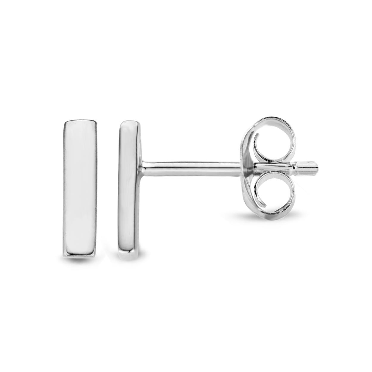 Moments Oorsieraden. Moments Jewelry  zijn sieraden waar jouw sieradenkist niet zonder kan. De zilveren sieraden zijn gerhodineerd, of verguld in het ros� of geel goud. Wanneer gezet met stenen, is gebruik gemaakt van briljant geslepen zirconia's.