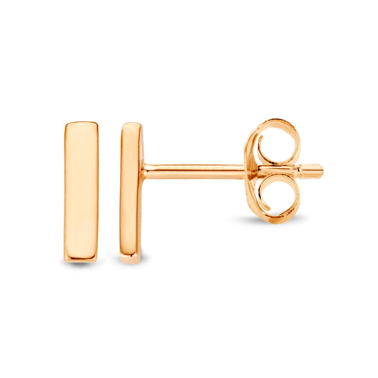 Deze prachtige Moments oorstekers zijn gemaakt van verguld zilver en hebben een verfijnd en tijdloos ontwerp. De oorbellen voegen een vleugje glamour toe aan elke outfit en zijn perfect voor dagelijks gebruik of speciale gelegenheden. Draag ze alleen voor een subtiele look of combineer ze met andere oorsieraden voor een trendy stijl. Een must-have voor elke moderne vrouw!