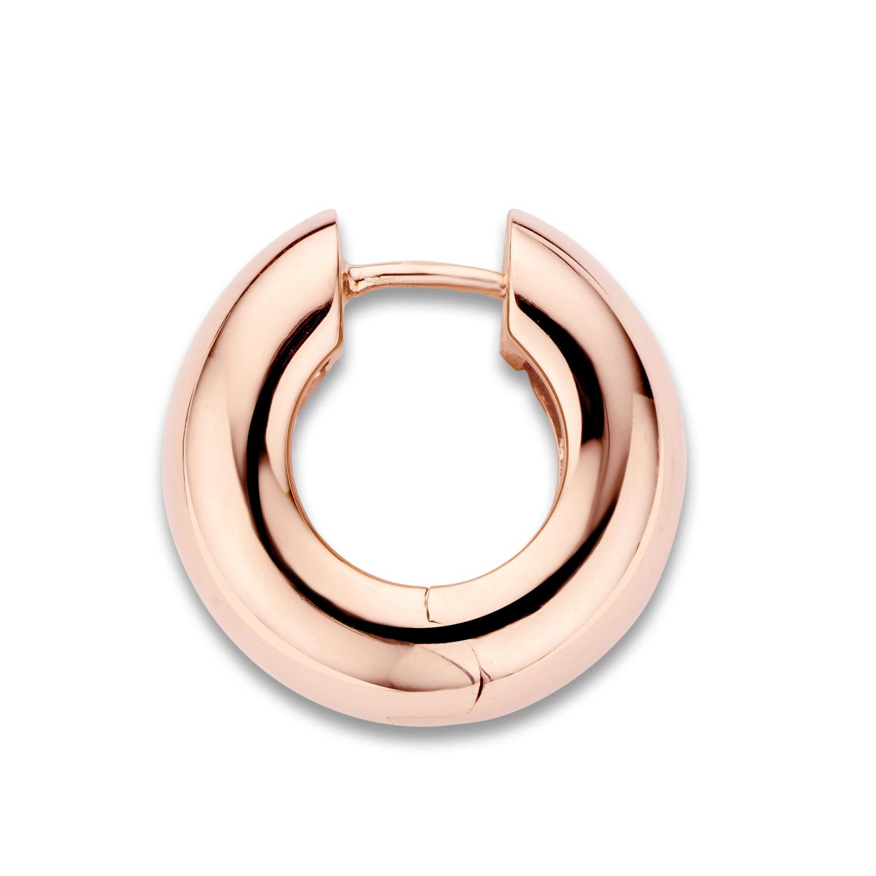 Moments Oorsieraden. Moments Jewelry  zijn sieraden waar jouw sieradenkist niet zonder kan. De zilveren sieraden zijn gerhodineerd, of verguld in het ros� of geel goud. Wanneer gezet met stenen, is gebruik gemaakt van briljant geslepen zirconia's.
