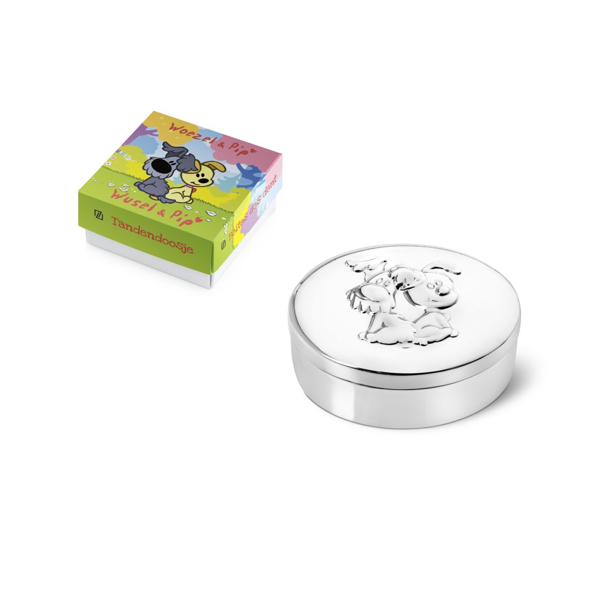 Een verzilverd tanden-  en of haarlokdoosje met de afbeelding van de hondjes Woezel & Pip.  De binnenzijde is blauw velours. Het doosje afgewerkt met een mooie glanzende laklaag, waardoor poetsen niet meer nodig is. Het doosje wordt verpakt in een leuke geschenkverpakking dat als cadeau gegeven kan worden voor een geboorte, doop of andere gelegenheid. 
Afmeting: 5,5 x 4,5 x 2,2 cm.