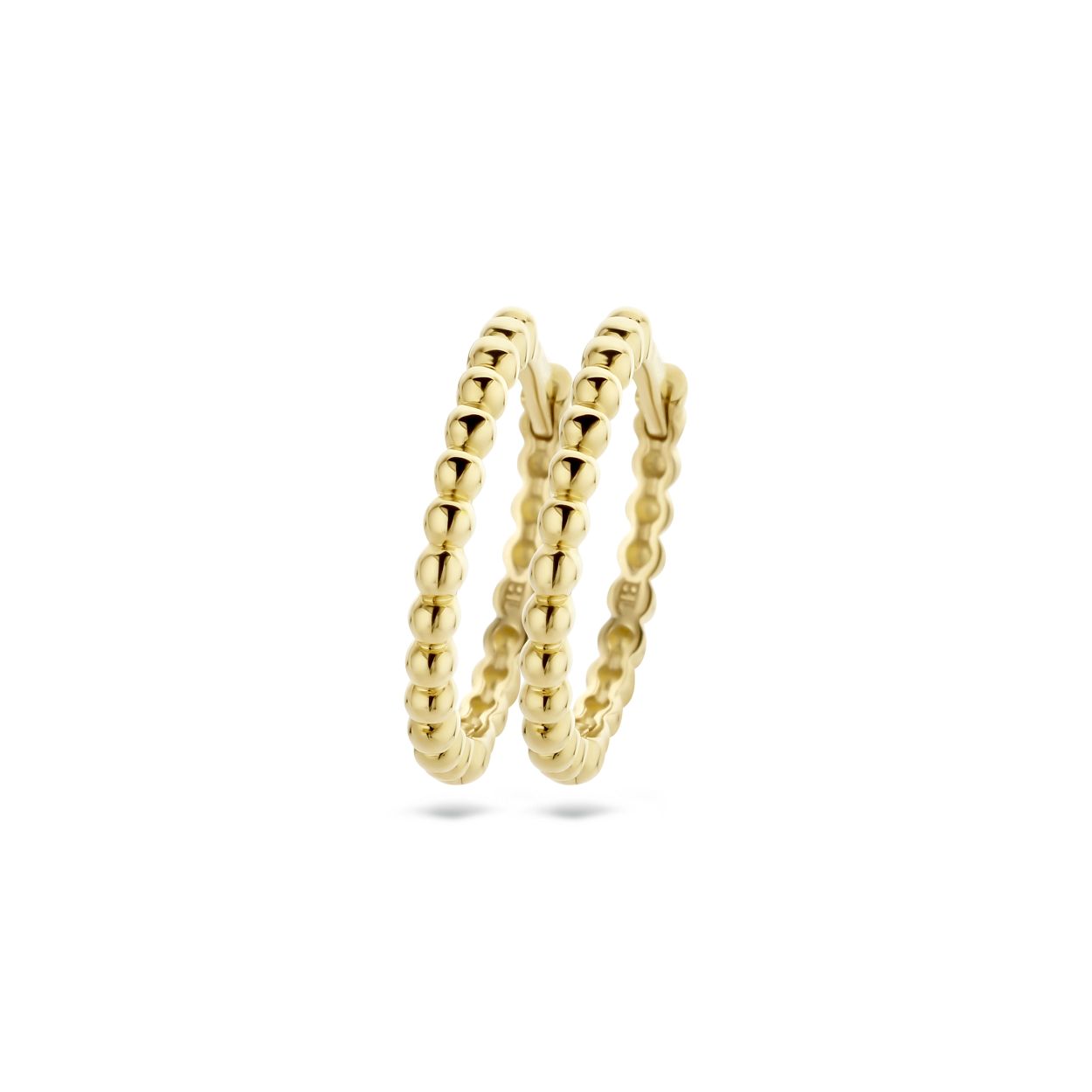 Het bolletjespatroon geeft deze 14k geelgouden ronde oorringen een speelse uitstraling. De doorsnede van is 20 mm. Deze oorringen staan prachtig op zichzelf, maar matchen ook mooi met andere (oor)sieraden uit onze collectie. 