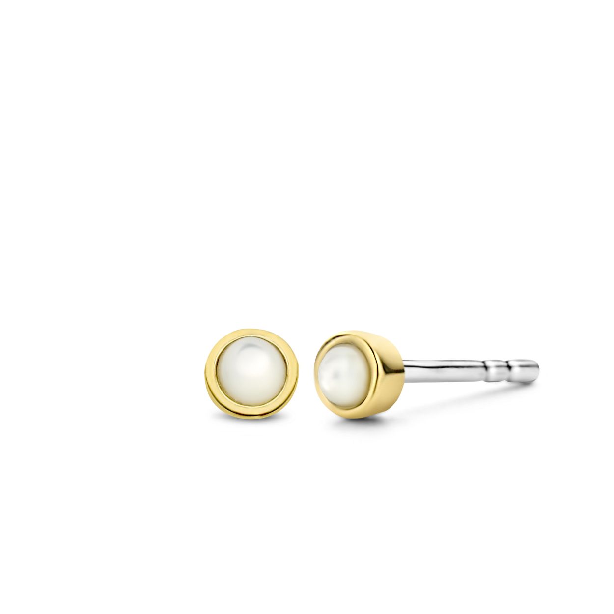 Deze TI SENTO - Milano Oorbellen 7874MW zijn gemaakt van Zilver gold plated. De kleurstelling van deze oorbellen zijn Parelmoer. Alle TI SENTO - Milano producten worden geleverd in een luxe geschenkverpakking.