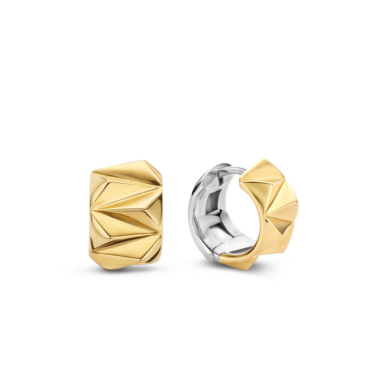 Deze TI SENTO - Milano ti-sento-milano-earrings-7899sy 7899SY zijn gemaakt van Zilver gold plated. De kleurstelling van deze oorbellen zijn Zilver geel verguld. Alle TI SENTO - Milano producten worden geleverd in een luxe geschenkverpakking.