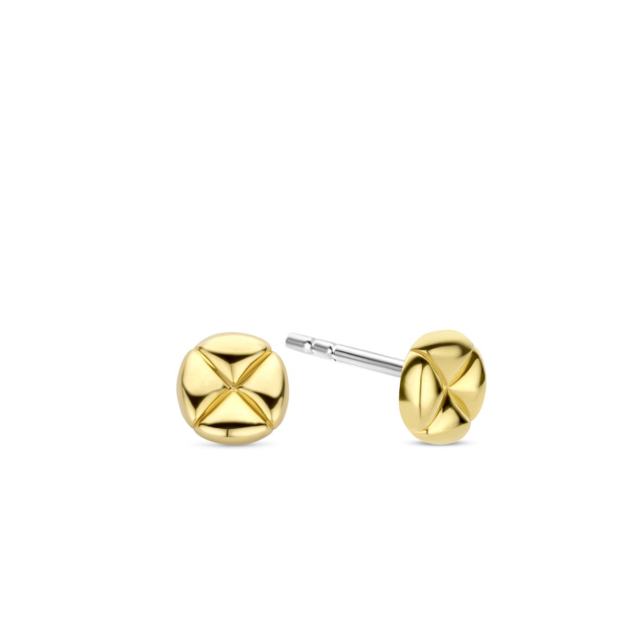 Deze TI SENTO - Milano gold-plated studs 7910SY pronken met een speelse bolle vorm geïnspireerd door interieurklassiekers. Gemaakt van de hoogste kwaliteit 925 sterling zilver en gold-plated met geelgoud. Een klassiek vintage design met een onverwachte twist. Draag ze solo of combineer ze met statement oorbellen - creëer je eigen ear-party! Deze oorbellen zijn volledig nikkelvrij en hypoallergeen.