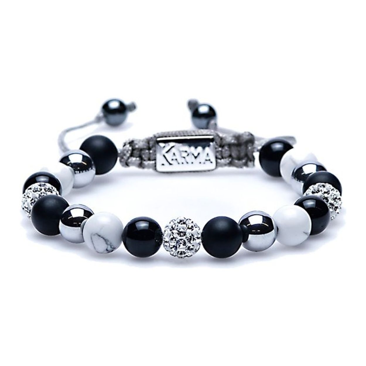 De kralen zijn gemaakt van precosia kristallen en natuursteen. De kralen zijn handgeregen op een textiel, met het eenvoudige schuifsysteem kunt u de lengte naar wens aanpassen. Deze leuke armband is trendy en modieus, je kunt ze heel goed met meerdere tegelijk dragen. Karma armbanden en kettingen zijn elegante sieraden, handgeknoopt met verfijnde beads. De combinatie van kristallen en natuurstenen is geinspireerd op het Boeddishme en Indiase mythologie. De beads geven kracht en energie. Elke kleurrijke bead heeft een kern die staat voor de liefde. Karma is naast een prachtig sieraad in verschillende maten, kleuren en tinten, een bron van energie. Iedere armband is uniek en kan afwijken van de product foto. Met Tjechisch kristal.