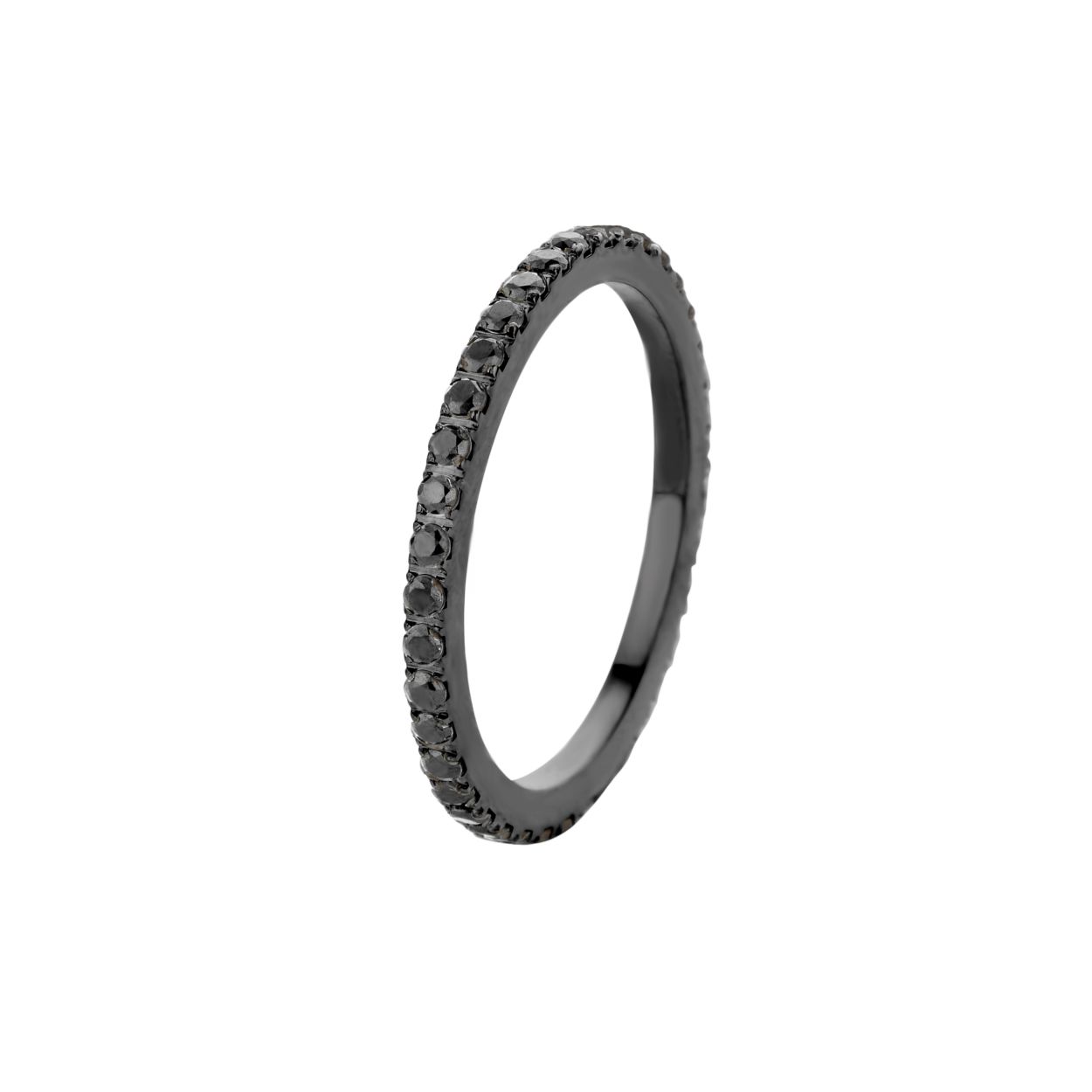FR17BLBL050 ZWARTKLEURIG MAAT 50 Deze ring is zwart van kleur. De zwarte CZ steentjes geven de ring extra glans.