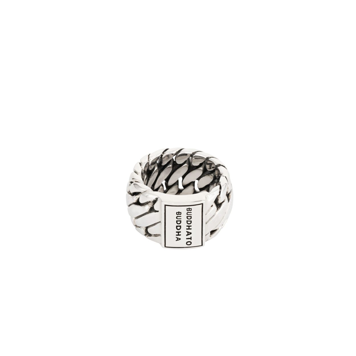 Afgeleid van de iconische Ben schakel kan deze Ben Ring met recht een klassieker genoemd worden. Handgemaakt en tijdloos zoals alle Buddha to Buddha sieraden. De sterling zilveren ring laat zich perfect combineren met andere Buddha to Buddha sieraden en geeft jouw outfit een stoere twist. De Ben Ring is breder dan de Ben Small Ring. Deze ring valt binnen categorie brede ringen.