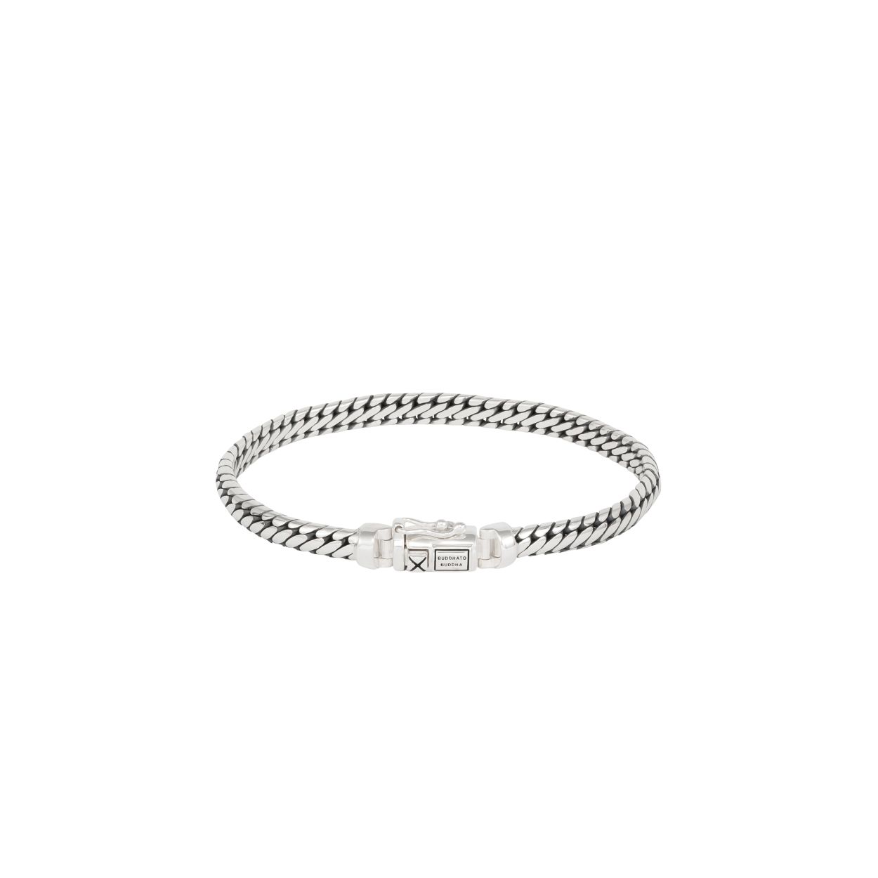 De Ben schakel is een iconische familie in de Heritage collectie. De Ben mini armband is een verfijnde mini variant van de populaire Ben schakel. Het is de smalste variant onder de zilveren Ben armbanden. Handgemaakt en tijdloos zoals alle Buddha to Buddha sieraden.