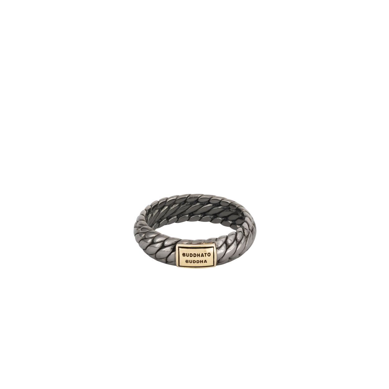 Het ontwerp van de Ben XS ring is aangepast met een unieke glanzende rhodium finishing en 14k geelgouden details. Jouw levensstijl en de natuurlijke elementen bepalen de look van je sieraad in de loop van tijd en creëren een vintage en ruwe uitstraling die een persoonlijk statement is van jouw reis door het leven. Deze ring valt in de categorie smalle ringen.

Let op! Deze unieke rhodium finish is zo ontwikkeld dat je sieraad een vintage look krijgt naarmate je het draagt. Zo ontwikkel je een eigen look, passend bij jou levensstijl.