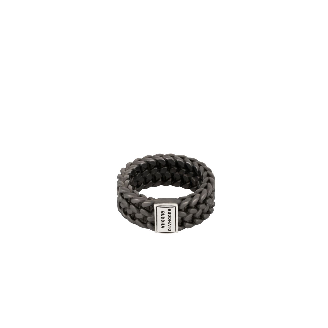 Het ontwerp van de Julius ring is aangepast met een unieke matte rhodium finishing en gepolijste zilveren details. Jouw levensstijl en de natuurlijke elementen bepalen de look van je sieraad in de loop van tijd en creëren een vintage en ruwe uitstraling die een persoonlijk statement is van jouw reis door het leven. Deze ring valt in de categorie brede ringen.

Let op! Deze unieke rhodium finish is zo ontwikkeld dat je sieraad een vintage look krijgt naarmate je het draagt. Zo ontwikkel je een eigen look, passend bij jou levensstijl.
