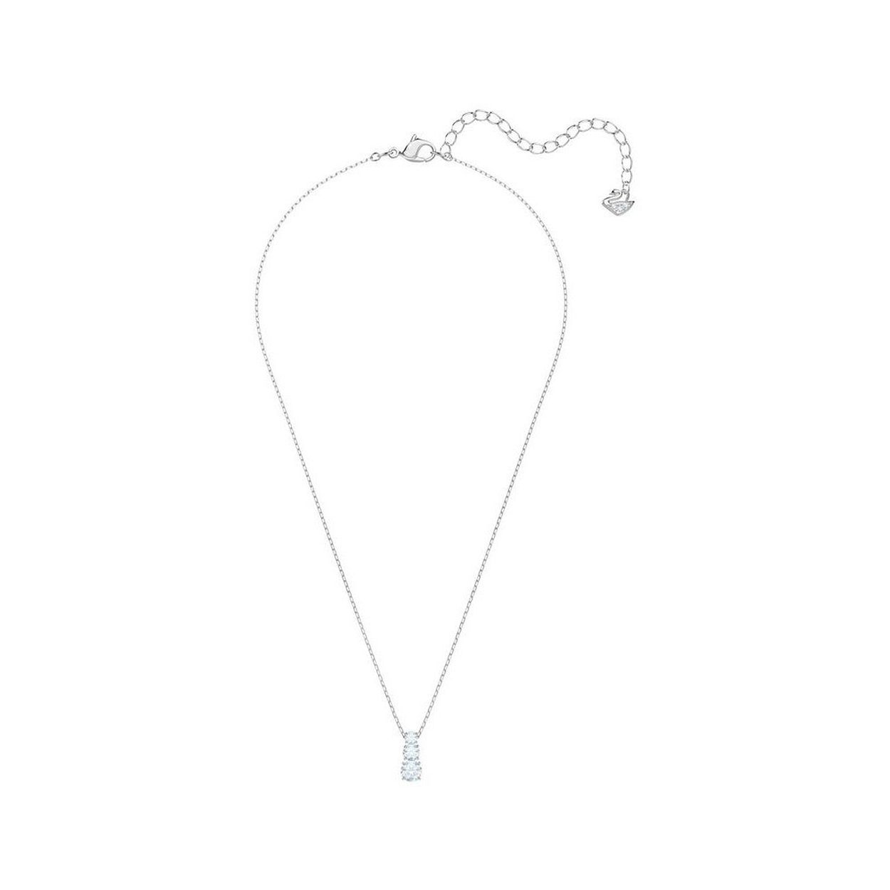 Het verleden, het heden en de toekomst komen samen in deze fascinerende Attract Trilogy-hanger. Dit romantische, tijdloos elegante ontwerp is geïnspireerd door het concept van eeuwige liefde. Het trio van heldere kristallen bungelt majestueus aan de rodium-vergulde ketting. Het perfecte cadeau voor een geliefde en een klassiek artikel vol met emotie.

Artikelnr.: 5414970
Kleur:  Wit
Minimale lengte: 38 cm
Maximale lengte: 43 cm
Breedte: 0.5 cm
Materiaal:  Kristallen, Rodium-verguld
Collectie:  Attract Trilogy
Type sluiting:  Karabijn


