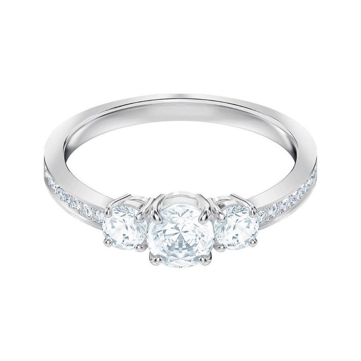 Deze prachtige ring symboliseert het verleden, heden en de toekomst van eeuwige liefde en is doordrenkt met tijdloze romantiek. Een trio van heldere kristallen staat centraal in dit rodium-vergulde ontwerp. Een prachtig elegant artikel dat voor altijd zal worden gekoesterd.