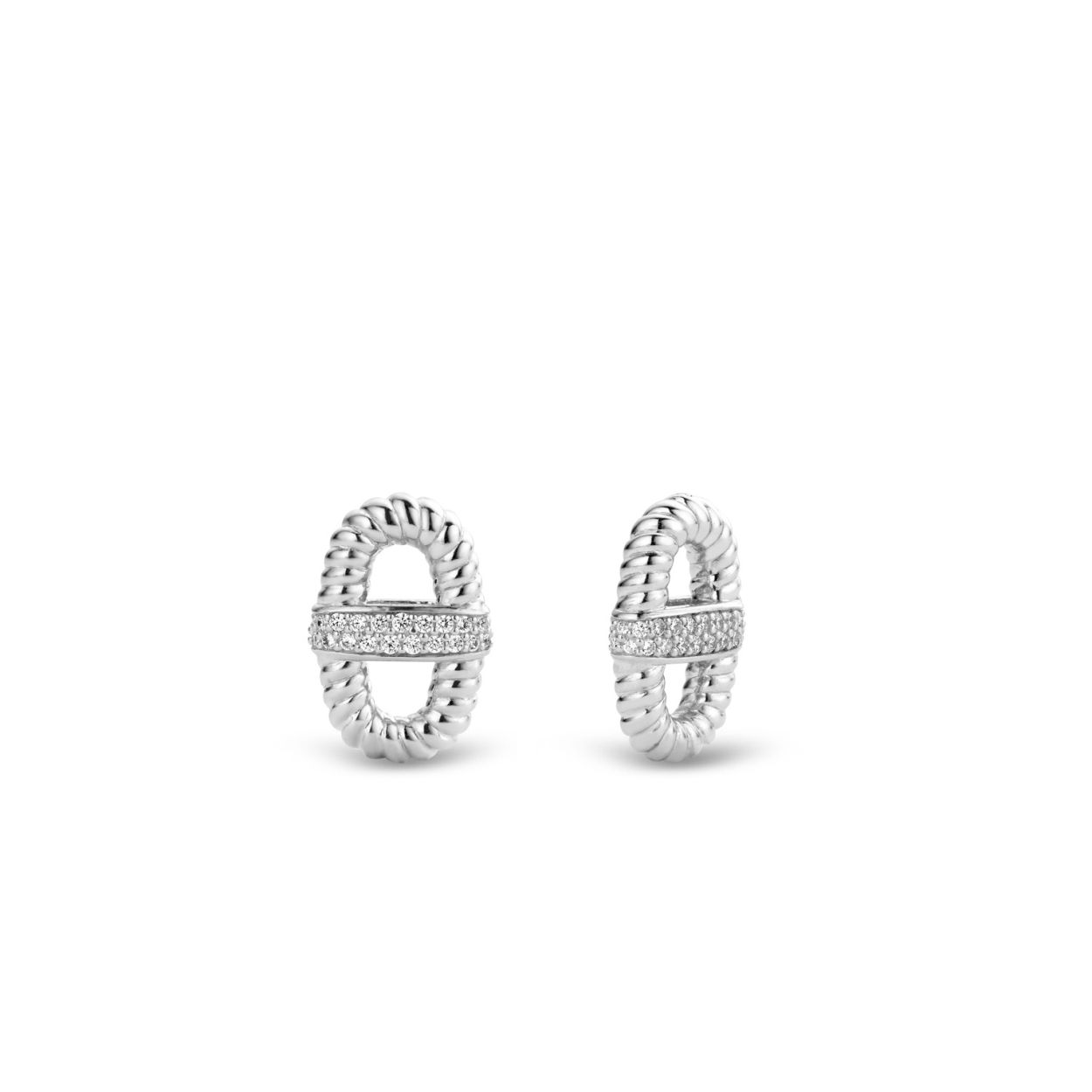 Deze glinsterende en stralende ovaal geslepen oorbedels voegen magie toe aan elke look. De witte zirkonia pave zetting en het zilveren gevlochten design zet deze oorbedels in de spotlights. Onze iconische Flowerbud is geïnspireerd door de natuur. Ze is vrouwelijk en verfijnd. Haar soepele en pure lijnen cre�ren een subtiel en elegant karakter. Mix Match en Clip voor een zelfgecre�erde look.