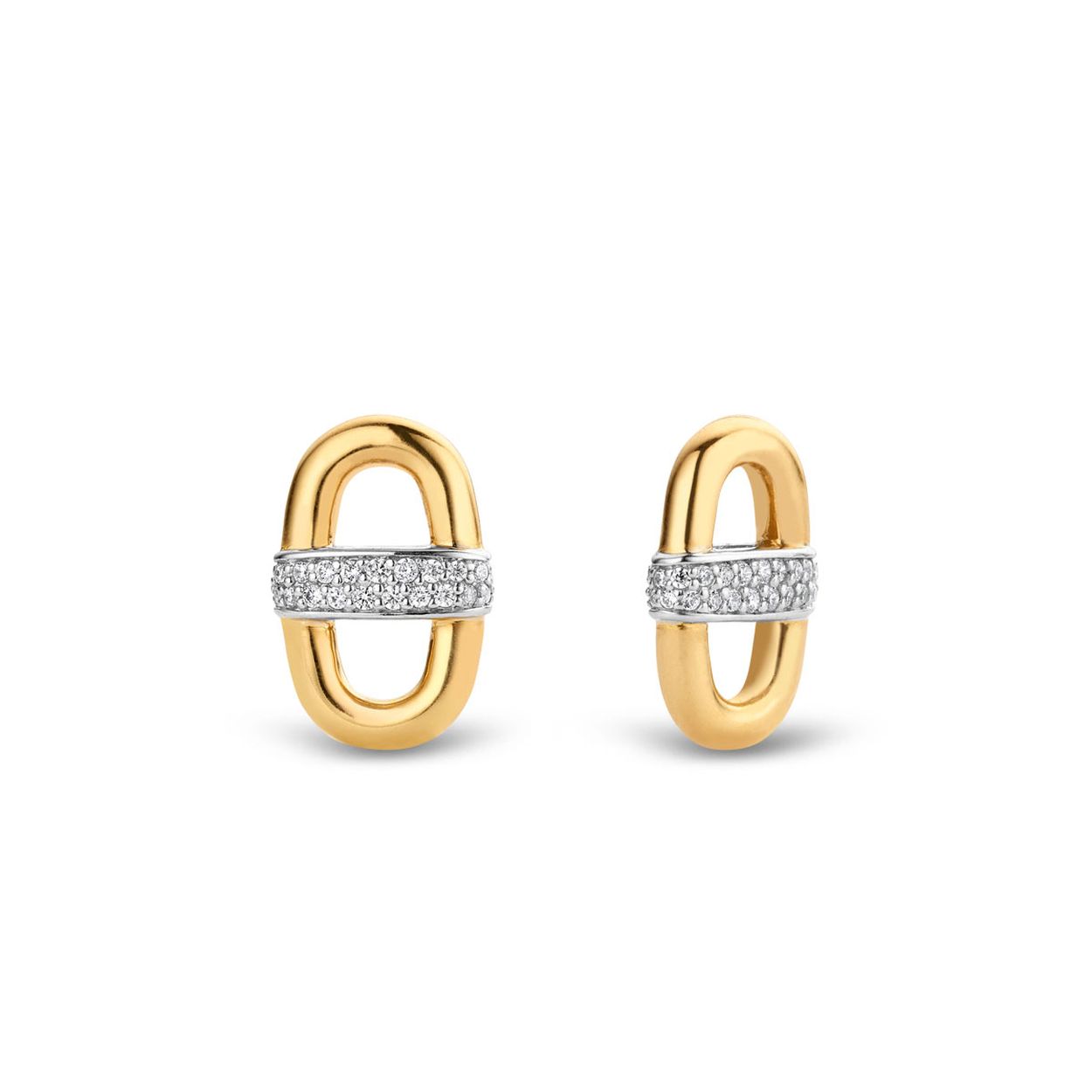 Deze glinsterende en stralende ovaal geslepen oorbedels voegen magie toe aan elke look. De witte zirkonia pavé zetting in combinatie met het vergulde goud zet deze oorbedels in de spotlights. Mix Match en Clip voor een zelfgecreëerde look.