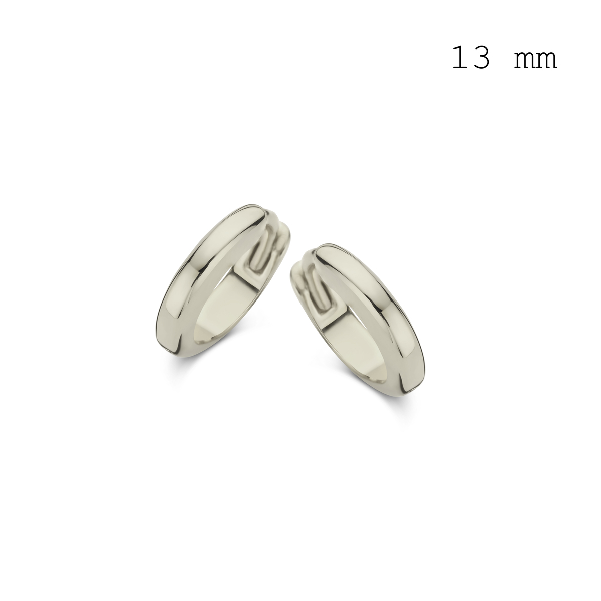 Naiomy Zilveren Creolen N3W68 zijn prachtige creolen gemaakt van 925 sterling zilver, nikkelvrij en zilverkleurig. Ze hebben een gewicht van 2,3 gram en een diameter van 13 mm. Draag deze elegante oorbellen voor een verfijnde look, perfect voor zowel dagelijks gebruik als speciale gelegenheden. Ideaal te combineren met andere zilveren accessoires voor een complete stijl.