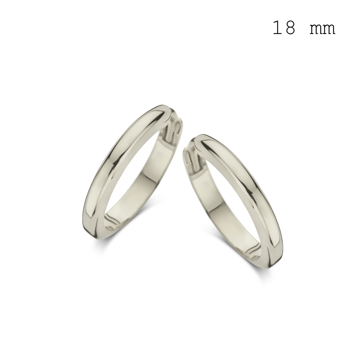 Deze Naiomy Zilveren Creolen N3W69 zijn elegante oorbellen van 925 sterling zilver, met een doorsnee van 18 mm. Ze wegen 3,5 gram en stralen een tijdloze zilveren glans uit. Perfect voor elke gelegenheid, combineren ze prachtig met zowel casual als chique outfits. Draag ze om uw look op een verfijnde manier te verfraaien.