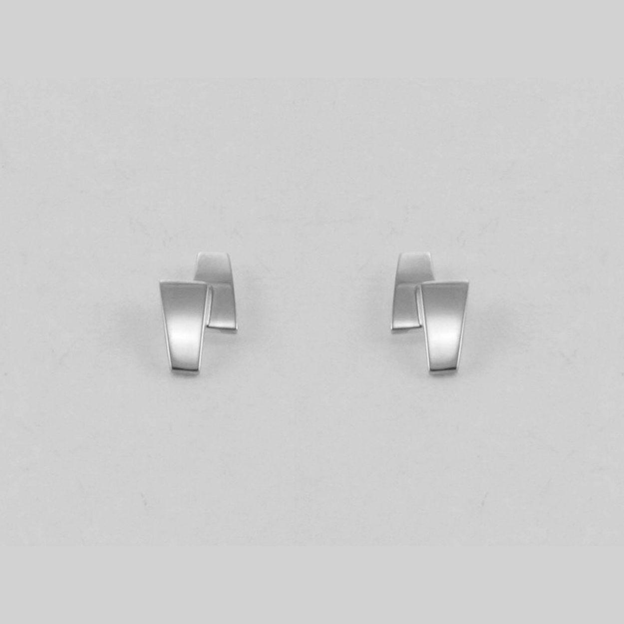 NOL oorknoppen zilver  AG77809.4. Glans. Voor aanpassingen/ maatwerk aan NOL sieraden staan wij als juwelier voor u klaar.