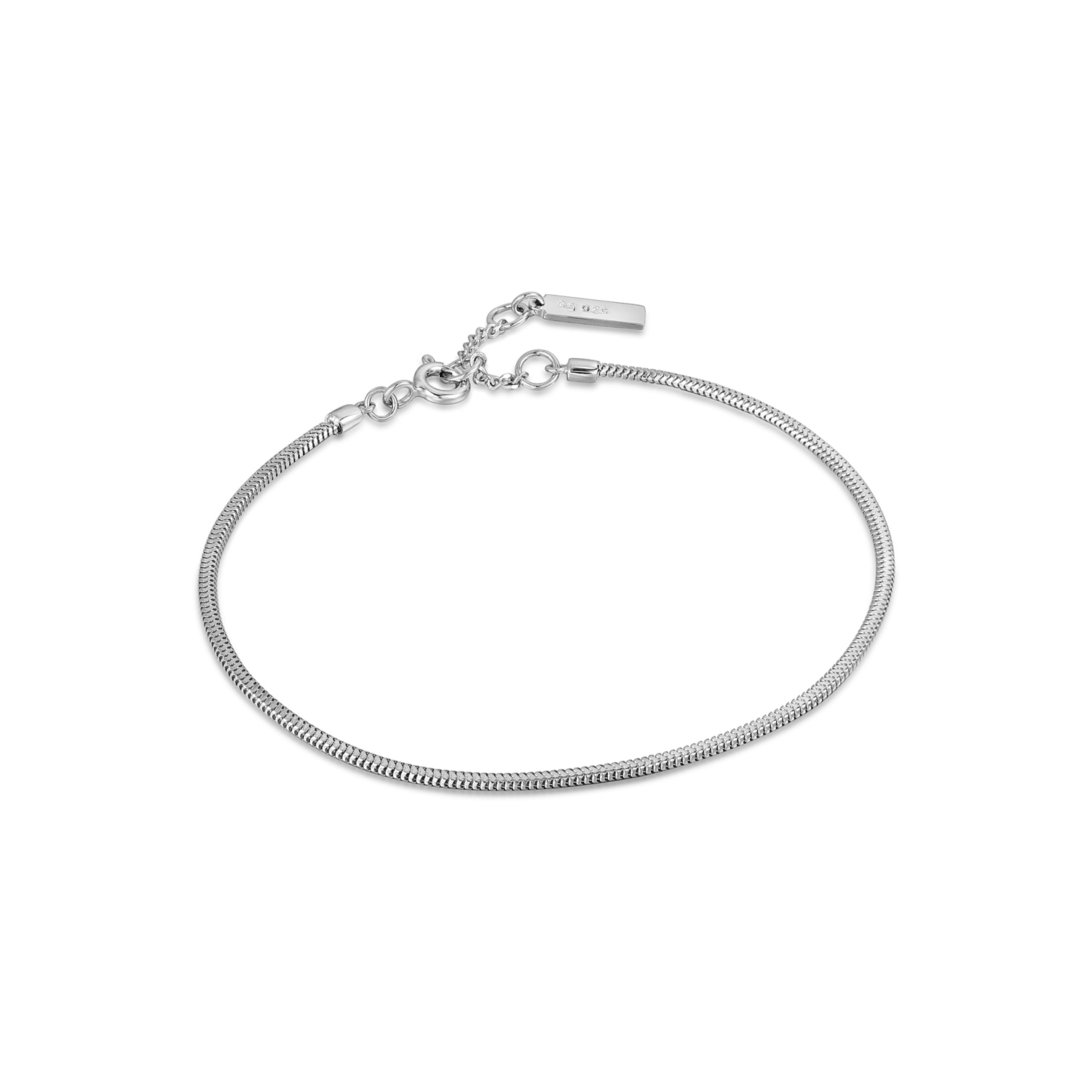 Ontdek deze prachtige armband met slangenschakel! Een nieuwe kijk op trendy sieraden. De armband is mooi met meerdere sieraden te dragen maar ook solo. Een uniek stuk om toe te voegen aan je sieradencollectie dit seizoen.

HET MERK
Geïnspireerd door de laatste fashion trends is Ania Haie het toonaangevende sieradenmerk voor hoogkwalitatieve maar ook betaalbare zilveren sieraden, zonder op de kwaliteit in te leveren. Iedere collectie is gebaseerd op de laatste catwalktrends, waardoor Ania Haie snel tot hét sieradenmerk voor stijlbewuste consumenten is verkozen. Elk sieraad wordt ontworpen om te combineren met andere sieraden waardoor je je eigen look kunt creëren. Maar ook zijn Ania Haie sieraden opvallend genoeg om op zichzelf te dragen. 

SPECIFICATIES
- Snake Chain Bracelet
- Armband
- 925 zilver gerodineerd
- Lengte verstelbaar: 16,5 - 18,5cm
- AH B038-02H