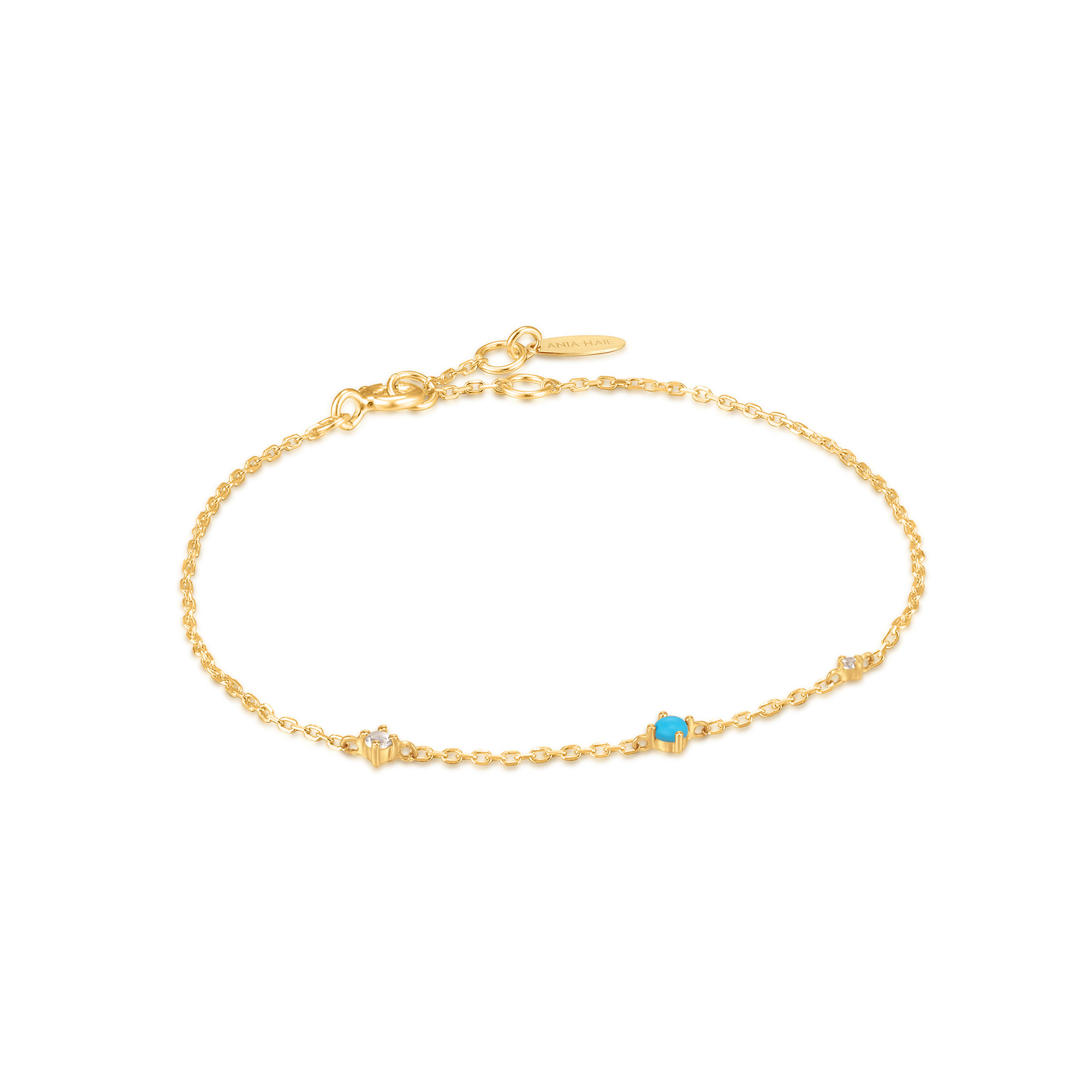Wil je jouw sieradencollectie uitbreiden met wat kleur? Kies voor helder turquoise! Deze subtiele 14kt gouden armband heeft de perfecte glinstering, door de twee prachtige witte safieren edelstenen. Met verstelbare maten om uit te kiezen, vind je altijd de perfecte pasvorm.

HET MERK
Ania Haie staat bekend als fashion-forward sieradenmerk en heeft een toonaangevende naam opgebouwd. Een uitstekend moment om het merk verder uit te bouwen met een 14kt massief gouden collectie: Ania Haie 14kt Gold! In lijn met Ania Haie’s streven om een duurzamer merk te worden, is de 14kt gouden collectie gemaakt van 100% gerecycled 14kt goud en bevat conflictvrije en volledig traceerbare natuurlijke diamanten en echte edelstenen, zoals witte saffieren, opalen en turquoise.

SPECIFICATIES
- 14kt Gold Turquoise And White Sapphire Bracelet
- Armband
- 14kt goud
- Lengte verstelbaar:  16,5 - 18,5cm
- AH BAU001-02YG