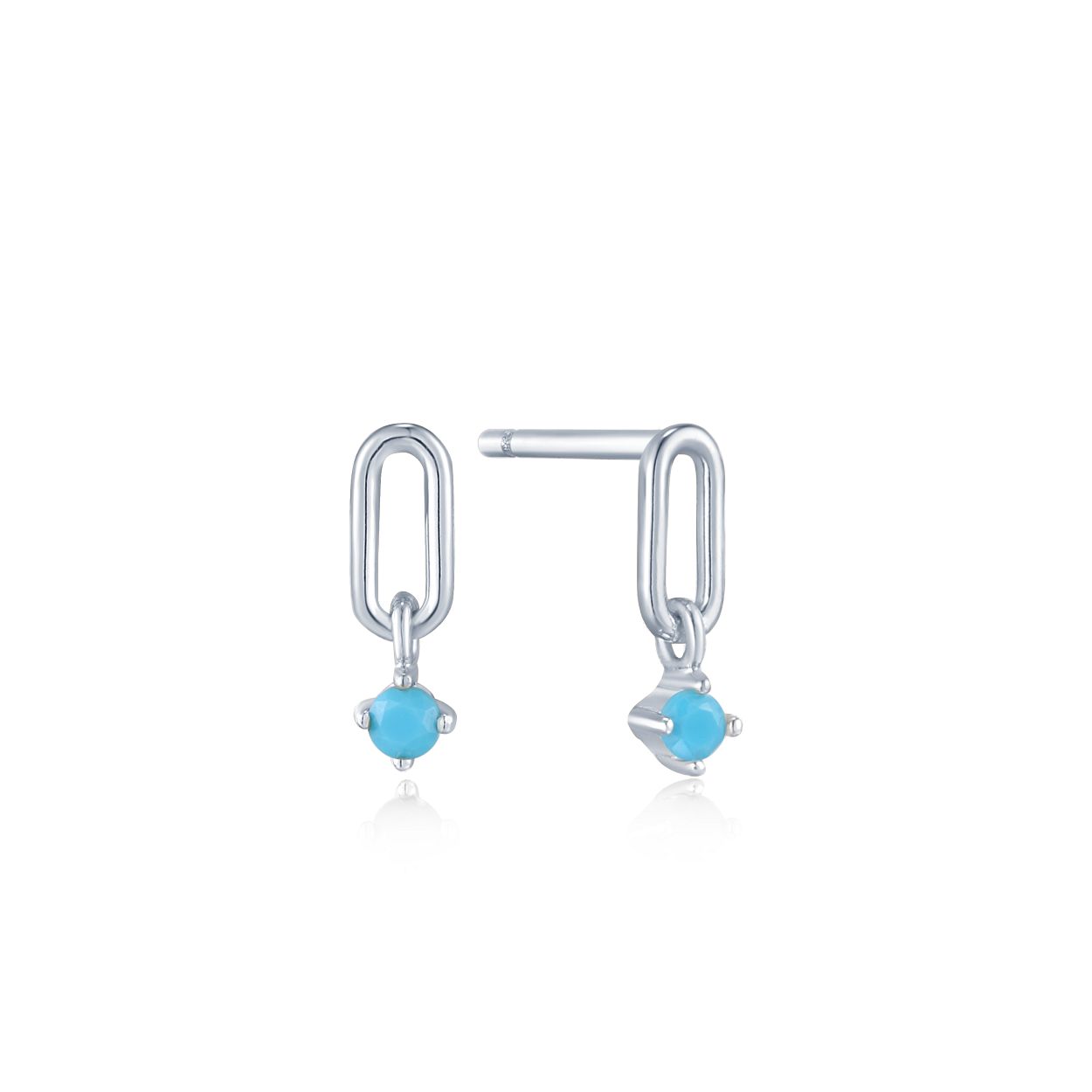 Deze 925 sterling zilveren oorringen zijn perfect bij een alledaagse outfit. maar misstaan ook zeker niet bij een chique outfit. De oorringen zijn afgewerkt met een prachtige turkoois steen. De perfecte keuze als je je collectie van oorringen wilt uitbreiden. Combineer ze bijvoorbeeld met studs voor een echte earparty.

HET MERK
Ge�nspireerd door de laatste fashion trends is Ania Haie het toonaangevende sieradenmerk voor hoogkwalitatieve maar ook betaalbare zilveren sieraden. zonder op de kwaliteit in te leveren. Iedere collectie is gebaseerd op de laatste catwalktrends. waardoor Ania Haie snel tot h�t sieradenmerk voor stijlbewuste consumenten is verkozen. Elk sieraad wordt ontworpen om te combineren met andere sieraden waardoor je je eigen look kunt cre�ren. Maar ook zijn Ania Haie sieraden opvallend genoeg om op zichzelf te dragen. Sieraden uit de Ania Haie collectie zijn altijd gemaakt van 925 zilver met een finish van rhodium of van 14kt goud.

SPECIFICATIES
- Turquoise Link Stud Earrings 
- Oorknoppen
- 925 zilver gerhodineerd 
- 10mm
- AH E033-02H