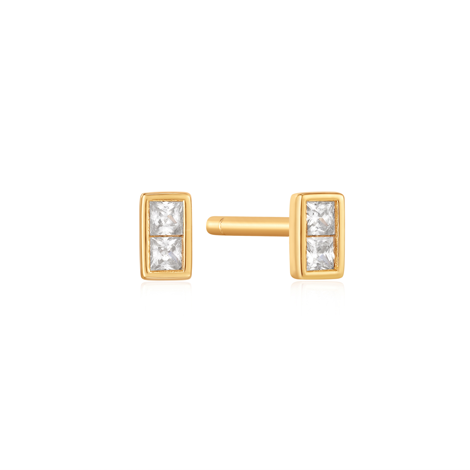 Glam Mini Stud Earrings
Zin in wat glam in je collectie dit seizoen? Wij ook! Voeg deze luxe stud oorbellen toe aan je look, helemaal volgens de laatste trends. Afgewerkt in een moderne hoekige vorm met prachtige zirkonia's. Combineer ze met oorringen voor de perfecte ear-party.

HET MERK
Geïnspireerd door de laatste fashion trends is Ania Haie het toonaangevende sieradenmerk voor hoogkwalitatieve maar ook betaalbare zilveren sieraden, zonder op de kwaliteit in te leveren. Iedere collectie is gebaseerd op de laatste catwalktrends, waardoor Ania Haie snel tot hét sieradenmerk voor stijlbewuste consumenten is verkozen. Elk sieraad wordt ontworpen om te combineren met andere sieraden waardoor je je eigen look kunt creëren. Maar ook zijn Ania Haie sieraden opvallend genoeg om op zichzelf te dragen. Sieraden uit de Ania Haie collectie zijn altijd gemaakt van 925 zilver met een finish van rhodium of van 14kt goud.

SPECIFICATIES
- Glam Mini Stud Earrings
- Oorstekers
- 925 zilver met gold plating
- 4mm
- AH E037-02G