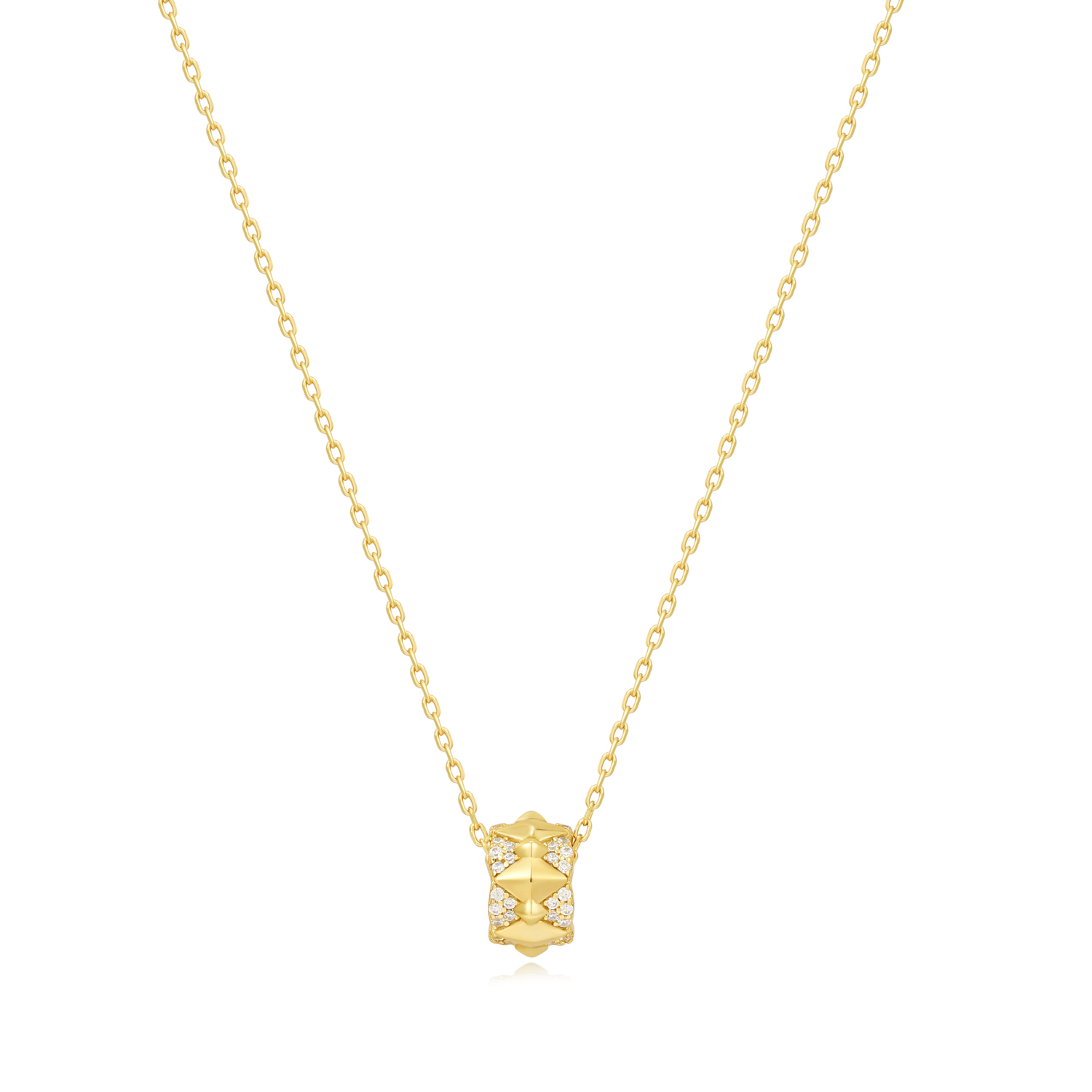 Voeg een statement hanger toe aan je sieradencollectie met deze 14kt vergulde sterling zilveren ketting, de perfecte keuze om te combineren en te layeren. De geometrische hanger hangt aan een delicate goudkleurige schakelketting en is afgewerkt met glinsterende zirkonia's, waardoor het een veelzijdig sieraad is om je dagkleding mee op te fleuren of om 's avonds mee voor de dag te komen. Draag er sprankelende oorbellen bij om de look helemaal af te maken.

HET MERK
Geïnspireerd door de laatste fashion trends is Ania Haie het toonaangevende sieradenmerk voor hoogkwalitatieve maar ook betaalbare zilveren sieraden, zonder op de kwaliteit in te leveren. Iedere collectie is gebaseerd op de laatste catwalktrends, waardoor Ania Haie snel tot hét sieradenmerk voor stijlbewuste consumenten is verkozen. Elk sieraad wordt ontworpen om te combineren met andere sieraden waardoor je je eigen look kunt creëren. Maar ook zijn Ania Haie sieraden opvallend genoeg om op zichzelf te dragen.

SPECIFICATIES
- Ania Haie
- Collier
- 925 zilver met gold plating
- Lengte 53cm
- AH N053-02G