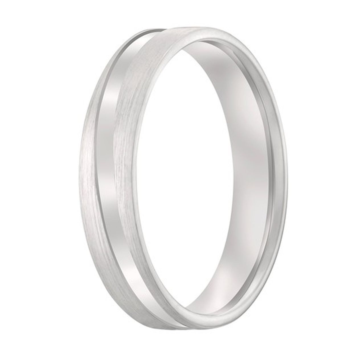 Een verlaagde diagonale lijn geeft deze ring een prachtige uitstraling! Daarnaast zorgt de ronde binnenkant voor een heerlijk draagcomfort.