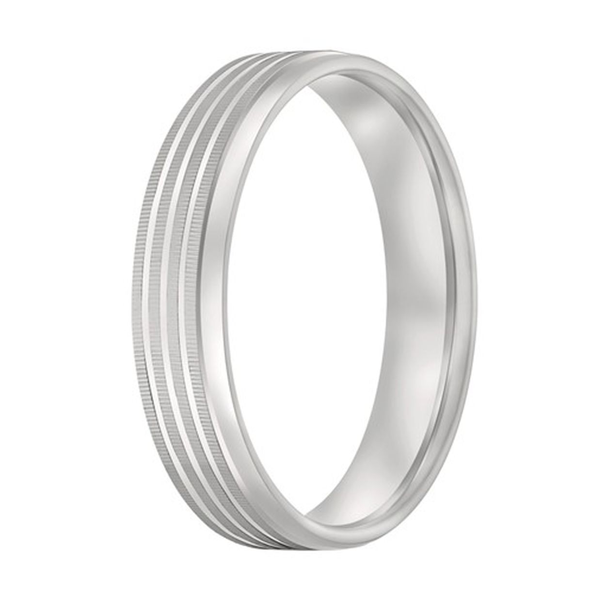 Deze prachtige zilveren ring heeft een bijzonder design aan de buitenkant, de ronding aan de binnenkant zorgt voor een heerlijk draagcomfort