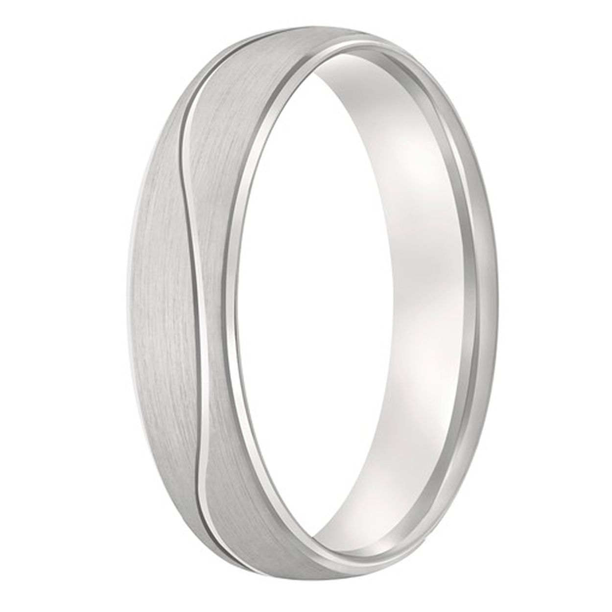 Klassiek, chique en stijlvol; deze ring heeft het allemaal. De fraaie facetlijn maakt deze ring helemaal af!