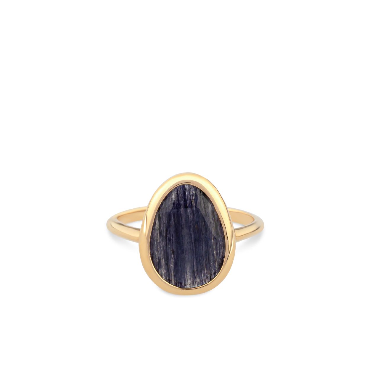 Deze ring is van het merk Italo Bottene. De kleur van het sieraad is geelgoud. Dit sieraad bevat de edelsteen: quartz. De kleur van deze edelsteen is: blauw.