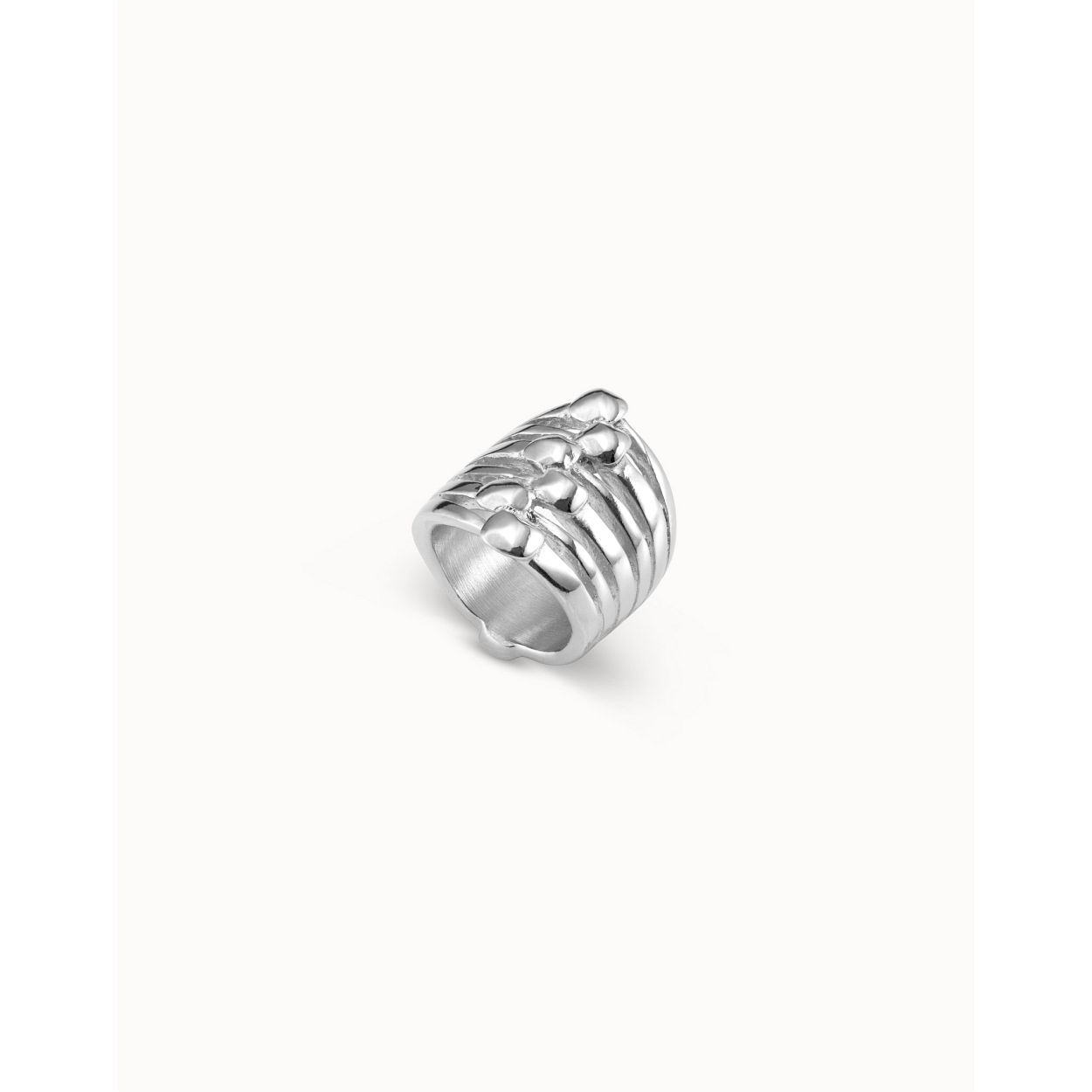 Dit is een ring van het merk Unode50. Het materiaal is  en de maat is . Daarnaast is het verguld in zilver.