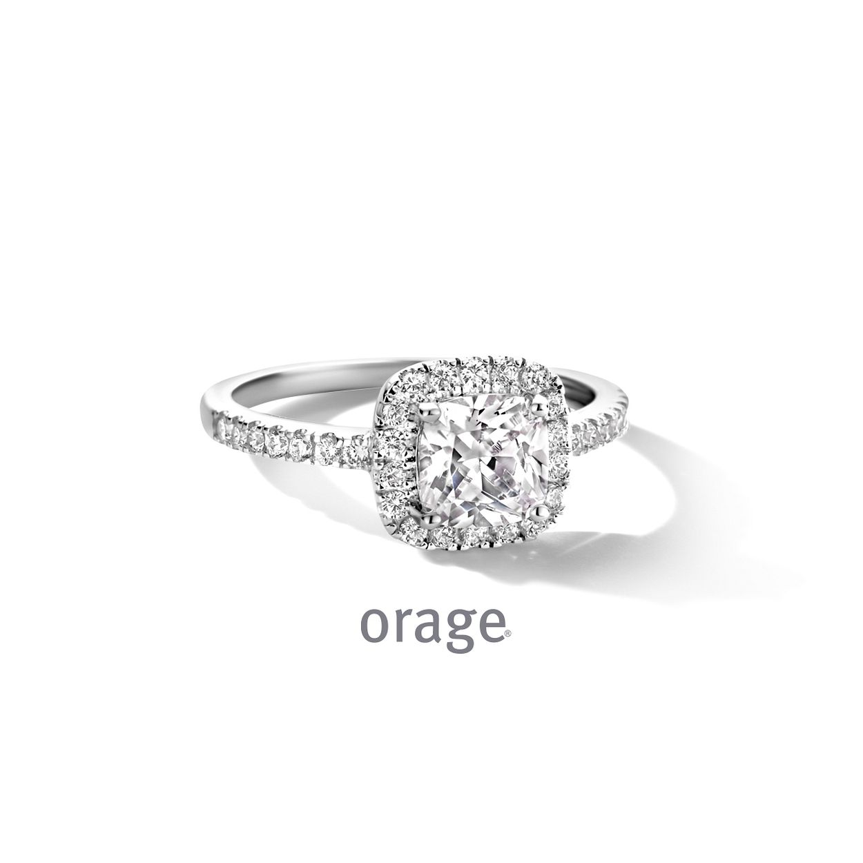 Deze ring is van het merk Orage. Het is een damessieraad gemaakt van edelstaal. De ring is zilver van kleur.
De verdere specificaties van de ring zijn als volgt:
Steensoort: Zirkoon
Steenkleur: Wit