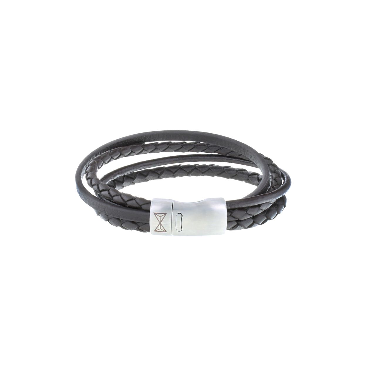 Waar je ook gaat, deze bruin leren armband voegt een stoere stijl toe aan je look. Bestaande uit verschillende gevlochten leren banden die samenkomen in een geborsteld stalen slot. Ook verkrijgbaar in zwart. De stalen sluiting heeft een sterk magneetslot.