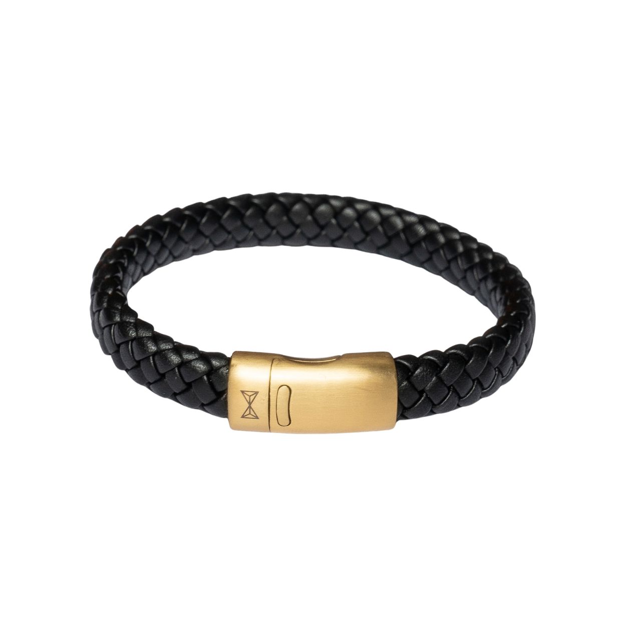 Deze armband is van het merk AZE Jewels. Het is een herensieraad gemaakt van leer. De armband is zwart van kleur.