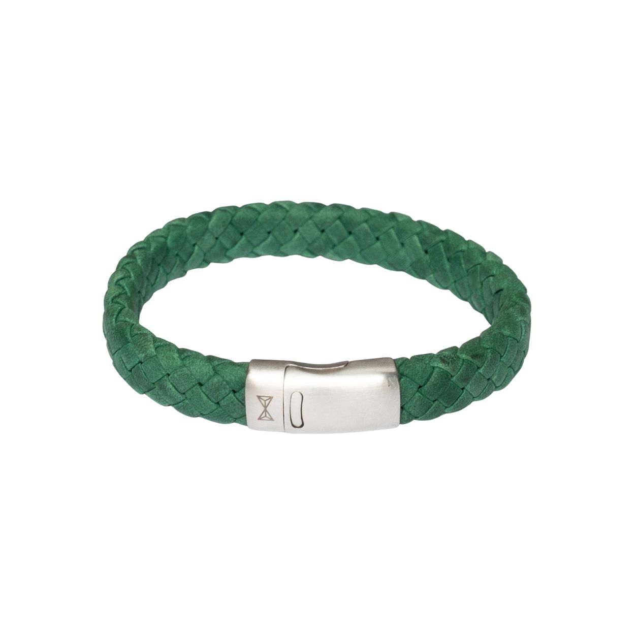 Deze armband is van het merk AZE Jewels. Het is een herensieraad gemaakt van leer. De armband is groen van kleur.