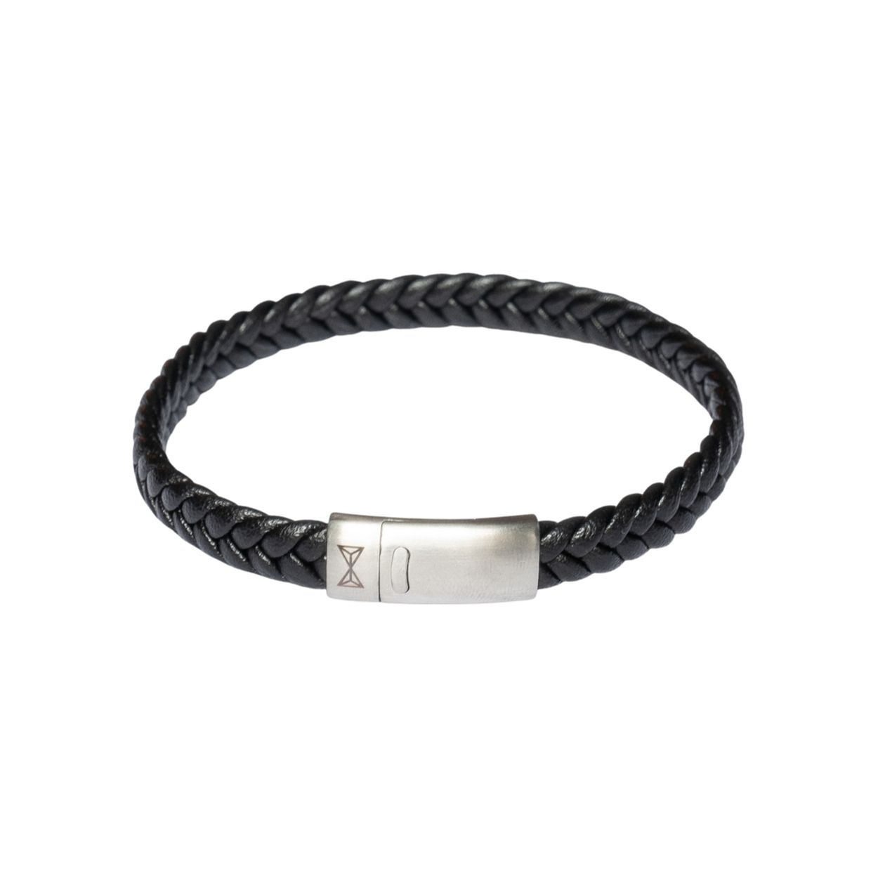 Deze armband is van het merk AZE Jewels. Het is een herensieraad gemaakt van leer. De armband is zwart van kleur.