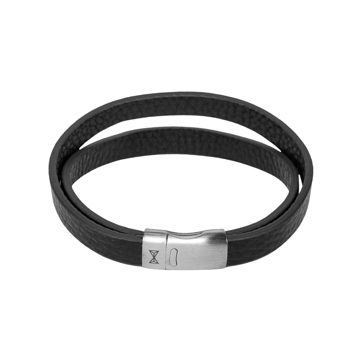 Deze armband is van het merk AZE Jewels. Het is een herensieraad gemaakt van leer. De armband is bruin van kleur.