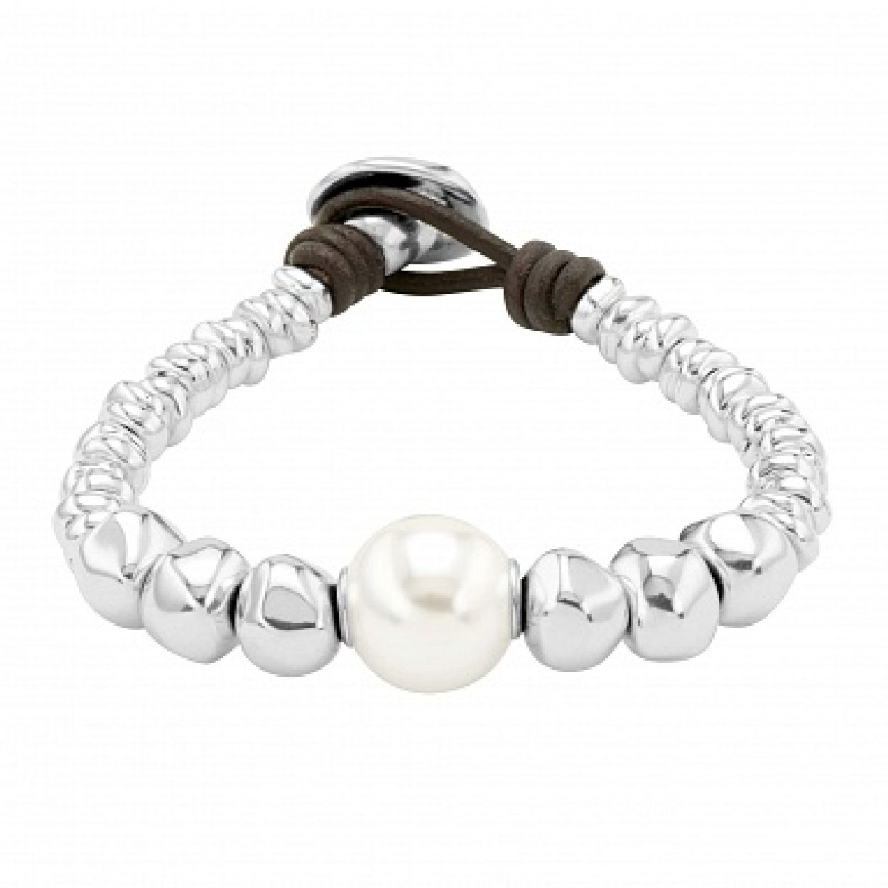 Deze armband is van het merk UNO de 50. De armband is gemaakt van edelmetaal en is parelmoer van kleur.