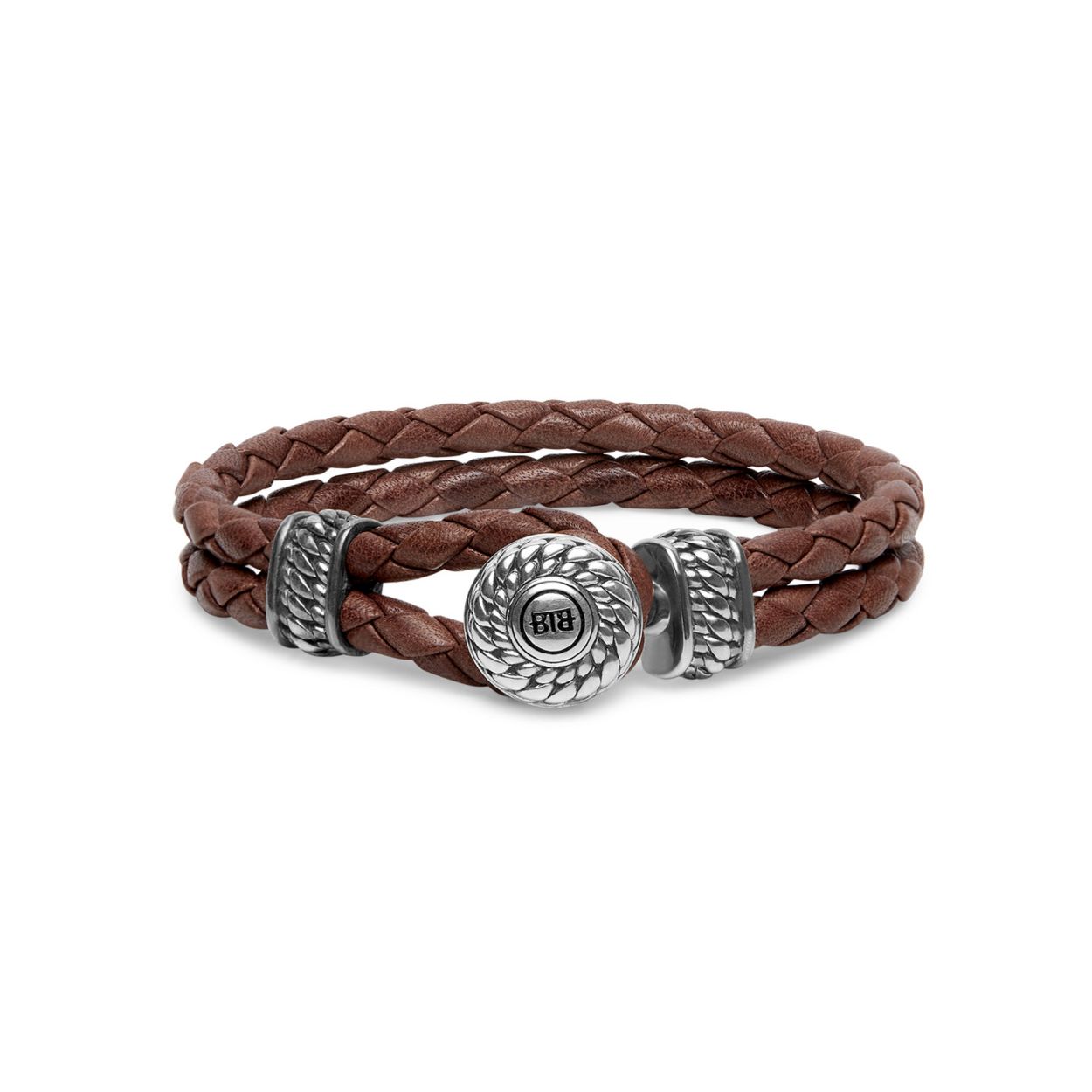 Deze modieuze lederen variant van de Ben schakel heeft een gedetailleerd en elegant ontwerp. De armband bestaat uit twee Ben bandjes naast elkaar die samen komen in een knoop. De Ben Leer Knoop is handgemaakt van hoogwaardige leerkwaliteit en heeft subtiele details van 925 sterling zilver. Een stijlvol accessoire en perfect combineerbaar met je zilveren Buddha to Buddha sieraden collectie.