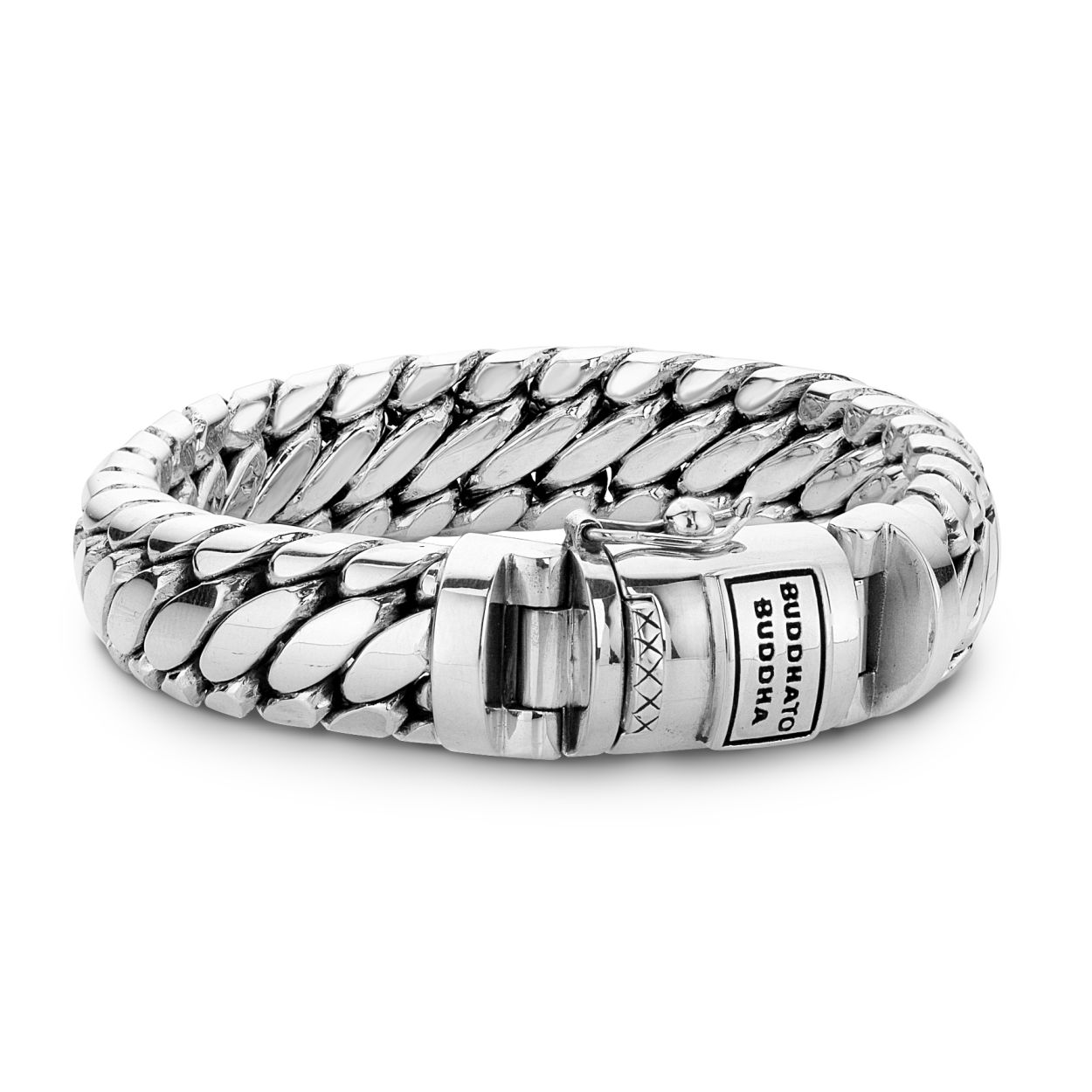 De Ben schakel is een klassieke familie bestaande uit zilveren ringen en armbanden en wordt met recht een echte Buddha to Buddha icoon genoemd. De sterling zilveren armband is een populaire en robuuste variant van de iconische Ben schakel. Handgemaakt en tijdloos zoals alle Buddha to Buddha sieraden. De zilveren armband laat zich perfect combineren met andere Buddha to Buddha sieraden en geeft jouw outfit een stoere twist. De Ben Medium armband is breder dan de Ben armband.