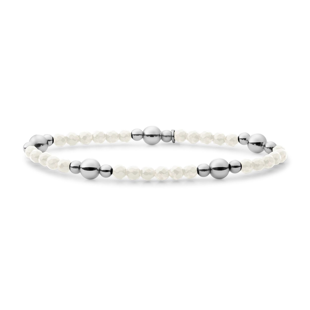Deze armband is van het merk Sparkling Jewels. Het is een damessieraad gemaakt van zilver. De armband is zilver van kleur.
De verdere specificaties van de/het armband zijn als volgt:
Steensoort: Parel