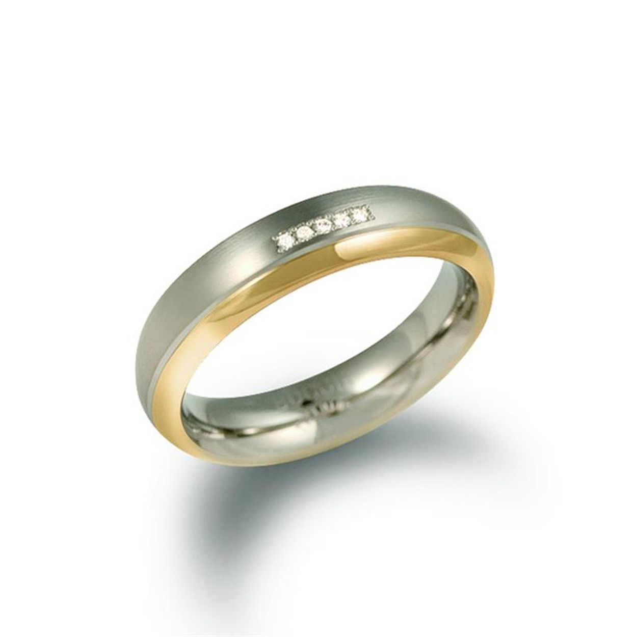 Dit is een ring van het merk Boccia Titanium