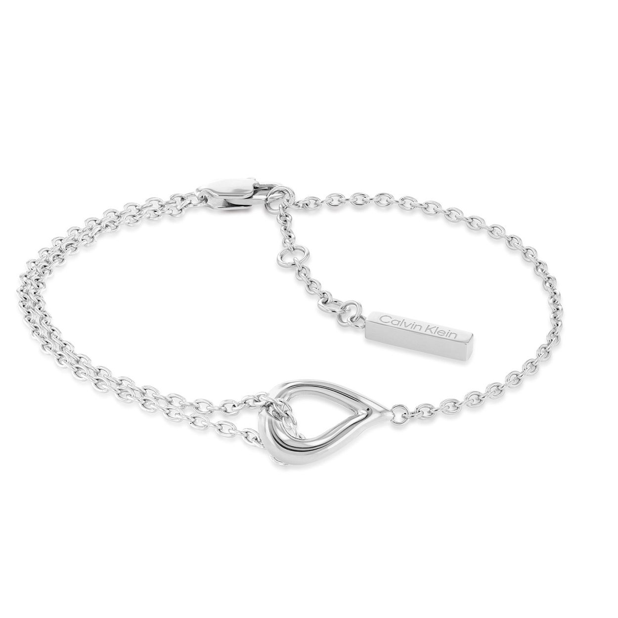 Calvin Klein CJ35000076 Dames Armband Staal 18,5cm
Deze stalen dames armband van Calvin Klein heeft een verfijnde uitstraling. De zilverkleurige armband heeft een ankerschakel met in het midden op een speelse manier een opengewerkte druppel waar de ketting doorgelust is. De armband heeft een karabijn sluiting en is op meerdere lengtes te dragen door de tussenoogjes. De totale lengte van de armband is 18,5cm 

OVER CALVIN KLEIN
Calvin Klein is een wereldwijd lifestylemerk dat gewaagde, vooruitstrevende idealen en een verleidelijke, vaak minimalistische, esthetiek nastreeft. Calvin Klein werd groot in de jaren 70 door haar mode- en merkjeans collecties. In de jaren 80 lanceerde Calvin Klein haar spraakmakende ondergoed dat uitdrukkelijk van logo voorzien was. Vanwege het grote succes is het merk ook succesvol uitgerold in Accessoires, Parfums, Home, Brillen, Golf, Horloges en Sieraden.
Sinds de oprichting in 1968 door Calvin Klein, heeft het merk haar reputatie opgebouwd als leider in de Amerikaanse mode, dankzij een cleane esthetiek en innovatieve ontwerpen. Calvin Klein wil haar publiek verleiden en inspireren door middel van provocerende beelden en opvallende ontwerpen die prikkelen. 

SPECIFICATIES:
- Stalen dames armband
- Ankerschakel
- Zilverkleurig
- Totale lengte 18,5cm


